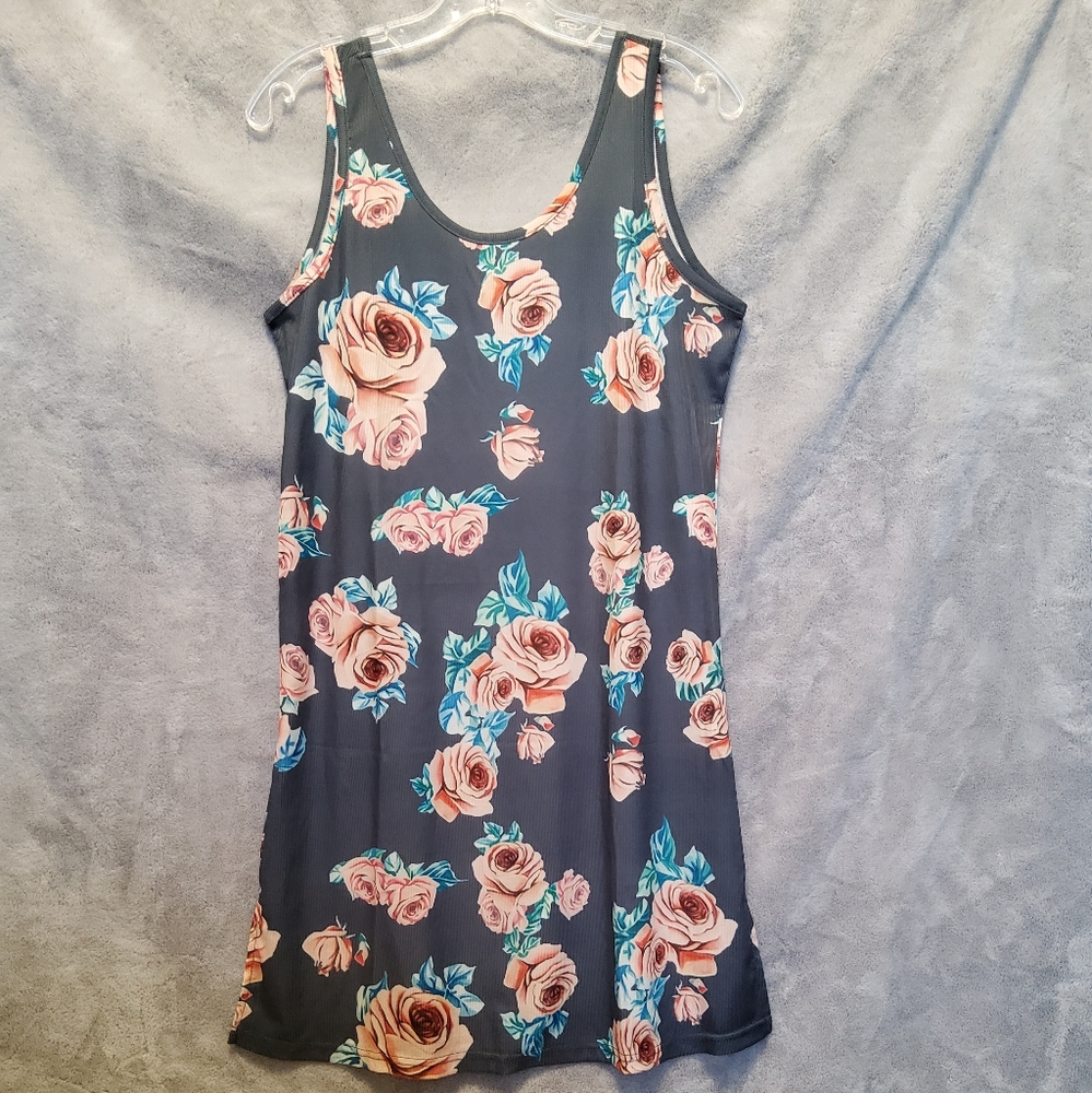 NWT!  BELLELILY GRAY FLORAL PRINT SHIFT DRESS STRETCH SLEEVELESS SCOOP NECK SZ M